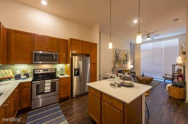 Main picture of 70 Rainey Condo