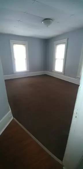 Main picture of 4 Shabbona St