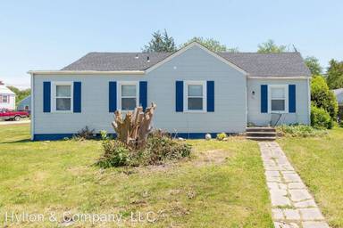 Main picture of 301 Sunset Cir