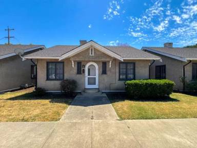 Main picture of 877 Villa Ave