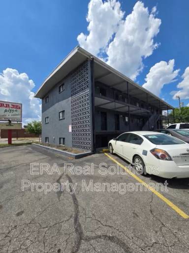 Main picture of 2958 Sullivant Ave