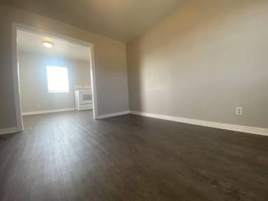 Main picture of 846 Houston St