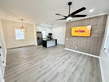 Main picture of 1121 Zeigler