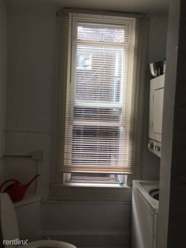 Main picture of 833 Hollins St