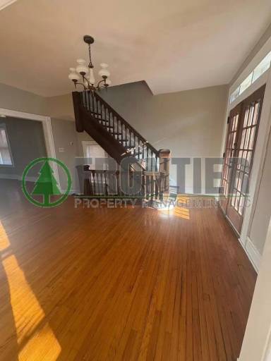 Main picture of 3939 Magnolia Ave