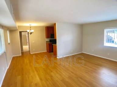 Main picture of 5435 Bellingham Ave