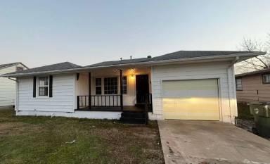 Main picture of 1424 E Randolph St