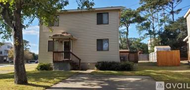 Main picture of 2213 Albemarle Ave