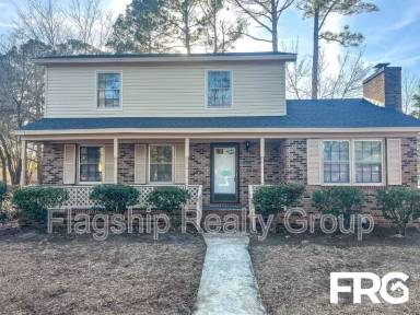 Main picture of 100 Lancaster Dr