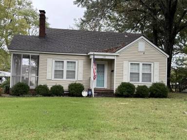 Main picture of 108 N McLemore Avenue - 1