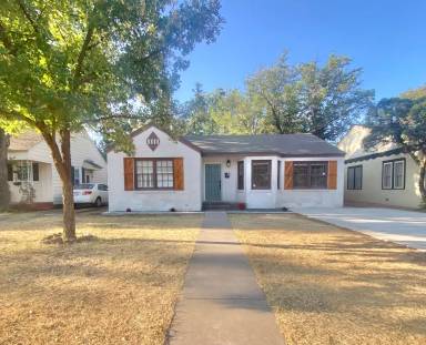 Main picture of 2613 25th St