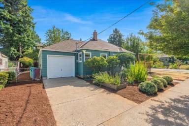 Main picture of 8604 SE Yamhill St