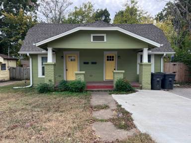 Main picture of 2738 E Archer St