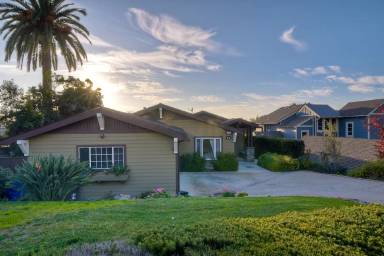 Main picture of 5770 Bellevue Ave