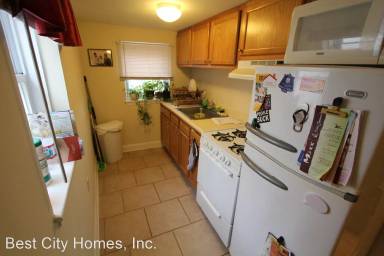 Main picture of 1632 Montrose St
