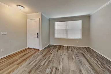 Main picture of 134 Globe Ave