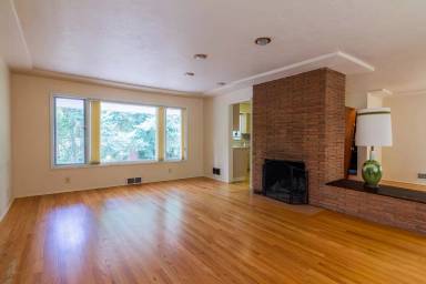 Main picture of 5353 NE Cesar E Chavez Blvd