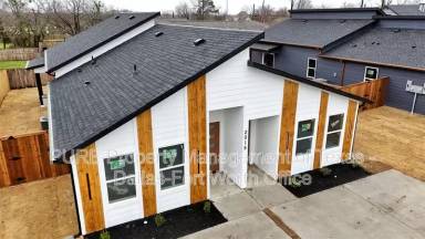 Main picture of 2015 Stuart St