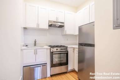 Main picture of 150 Pleasant St