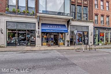 Main picture of 9 W York St