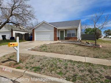 Main picture of 3001 Pinecrest St