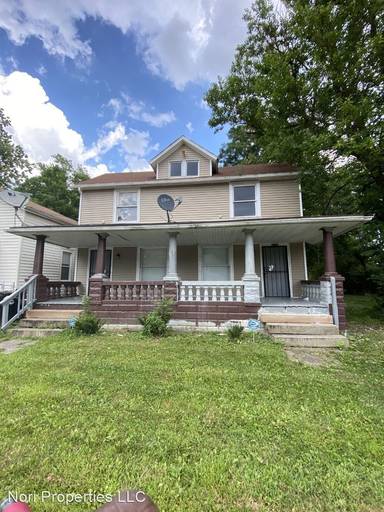 Main picture of 4241 E 98th St