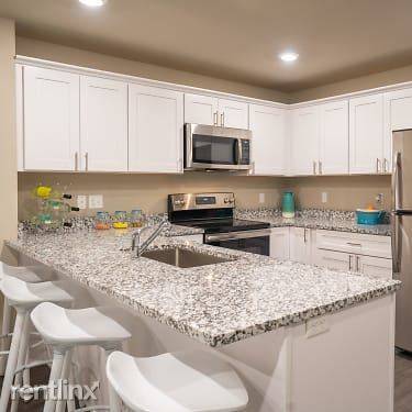 Main picture of 2689 W Grand Blvd