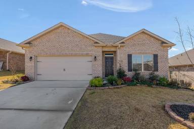 Main picture of 122 Sunlit Grove Dr