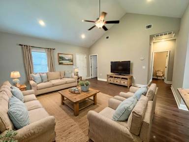 Main picture of Waybill Circle Apartments