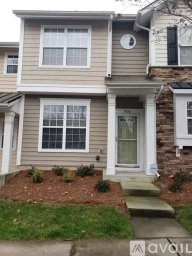 Main picture of 906 Copperstone Ln
