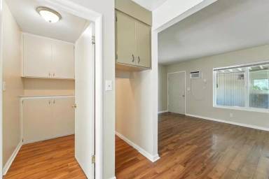 Main picture of 132 W 18th St