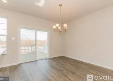 Main picture of 5111 Constitution St