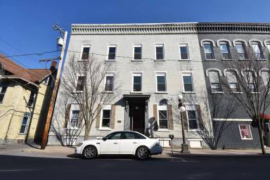 Main picture of 312 N Grove St