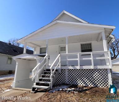 Main picture of 1505 Whittier St