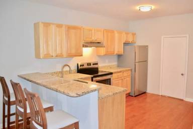 Main picture of 3138 Dickinson St