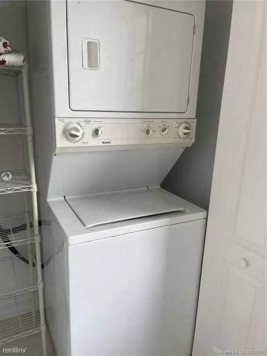 Main picture of 15750 SW 92nd Ave