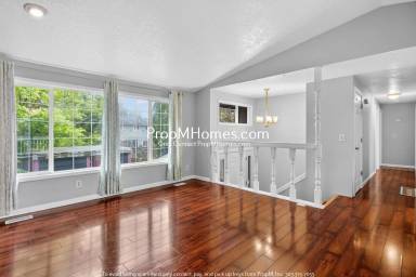 Main picture of 537 SW 19th Pl