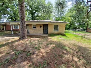 Main picture of 7025 Burlingame Blvd