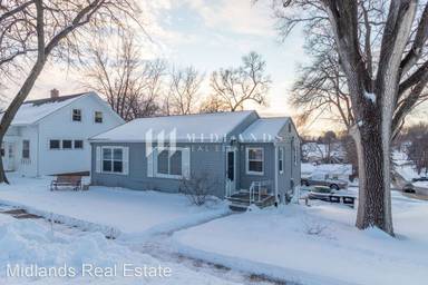 Main picture of 3230 N 205th St