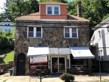 Main picture of 163 Grand St