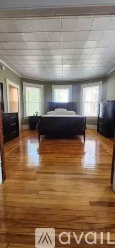 Main picture of 284 Sullivan St