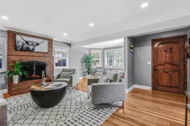 Main picture of 6111 Fenton St