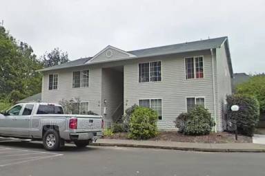 Main picture of 325 SE Lilly Ave