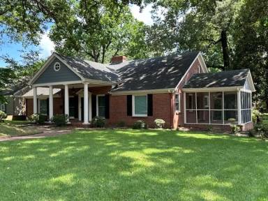 Main picture of 3411 Central Ave