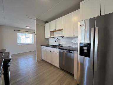 Main picture of 618 3rd St NW