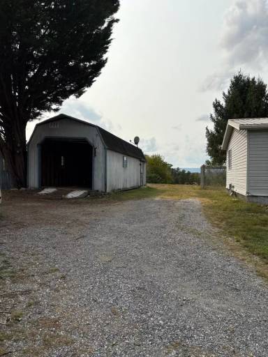 Main picture of 18 Run Rd