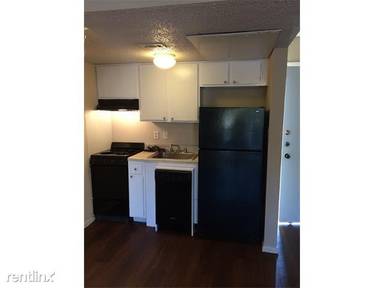 Main picture of 802 S Lamar Blvd