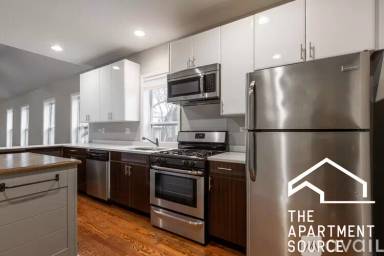 Main picture of 3116 N Hoyne Ave
