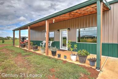 Main picture of 777 Love Hollow Rd