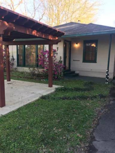 Main picture of 3415 Peacock St